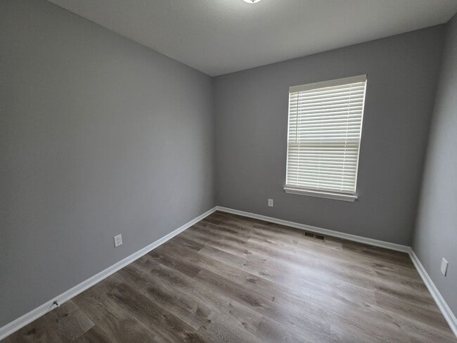 Photo - Coming Soon - Spacious 3 Bedroom Townhome with Garage