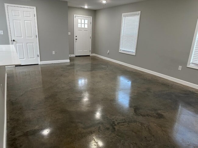 Photo - 2023 Welton St