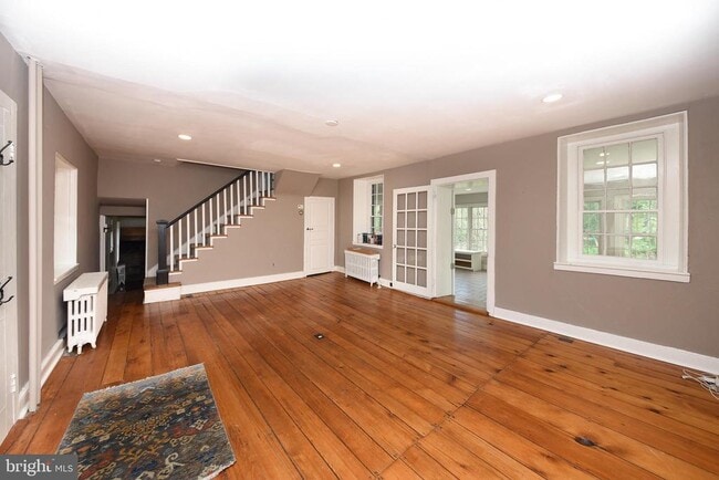 Photo - 966 Paige Ct
