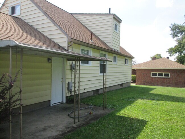 Photo - 308 E Howard St