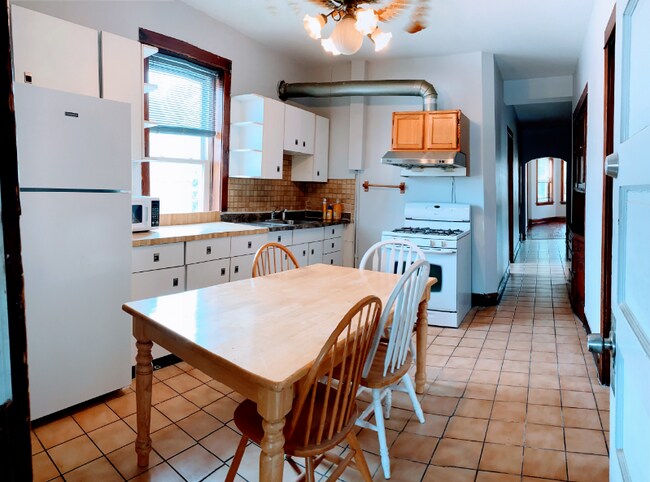 Photo - 3325 S Emerald Ave Unit 2