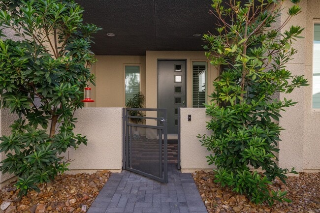 Photo - Luxury Summerlin townhome in resort style gated community