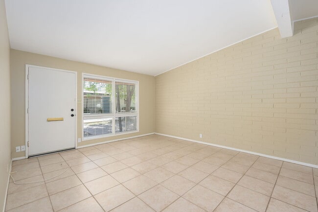 Photo - 1807 E Colter St Unit 1807 E Colter St