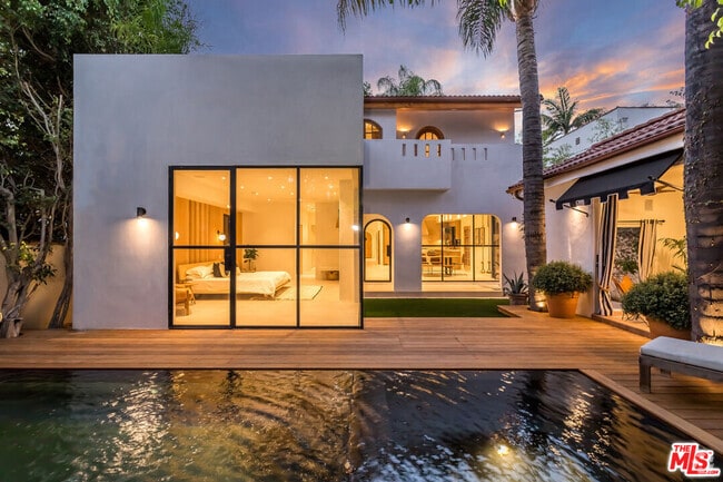 Building Photo - 918 N La Jolla Ave Rental