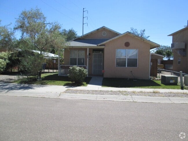 Building Photo - Cute Casita Close to Downtown/Old Town/Saw... Rental