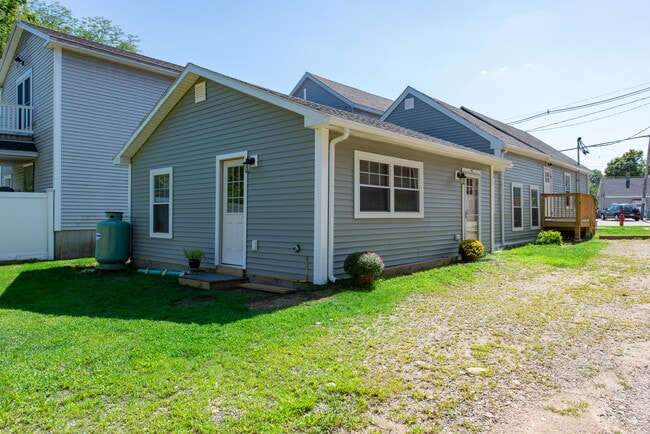 Building Photo - 43 Main St Unit 43A Main Street