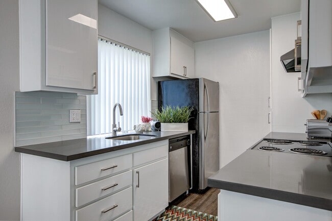 Vercanta Pleasanton | Pleasanton, CA | Kitchen - Vercanta Pleasanton