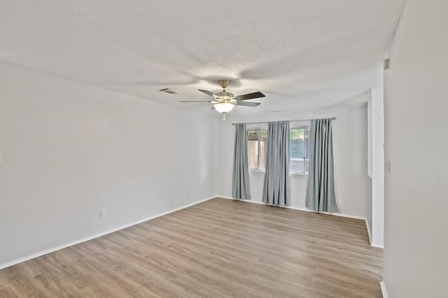 Photo - 1435 Silverpines Rd