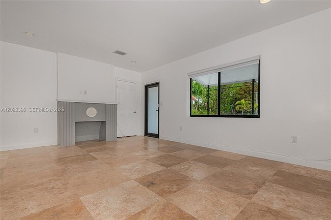 Photo - 344 Payne Dr