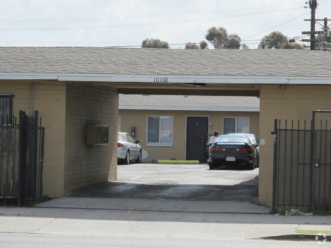 Photo - 10108 S Figueroa St