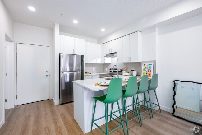 1BR, 1BA - Kitchen - 55 Shawnee Blvd SW