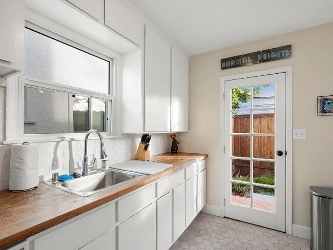 Photo - 4732 Oregon St