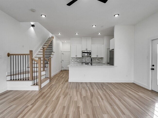 Photo - 4421 Reed Rd