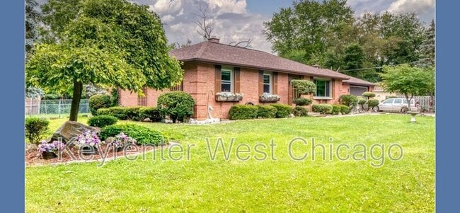 Photo - 27W120 National St