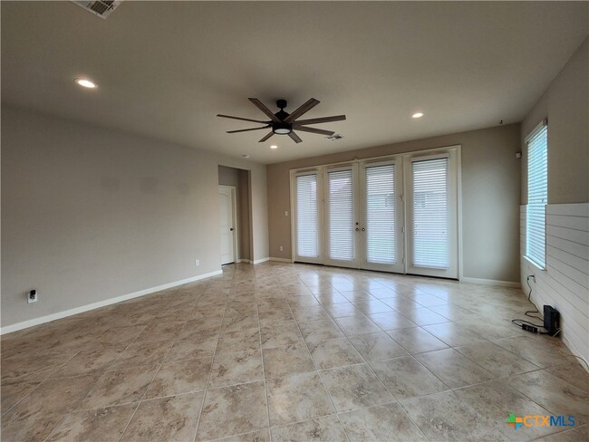 Photo - 352 Lillianite