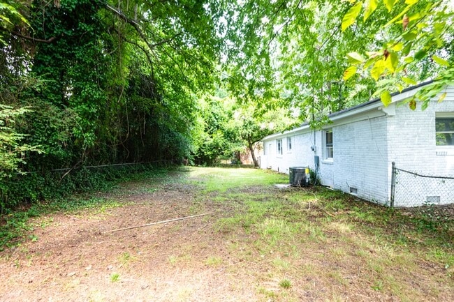 Photo - 27 Bethune Ct