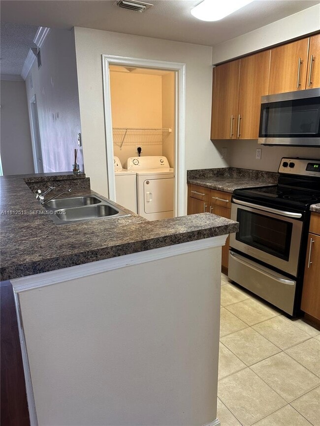 Photo - 5840 W Sample Rd Unidad 306