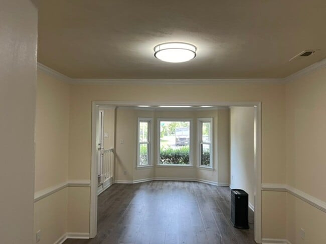 Photo - 1057 Tottenham Ln