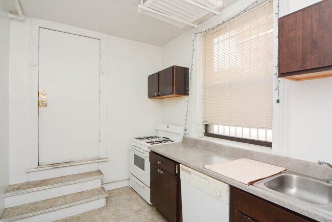Photo - 2338 N Spaulding Ave Unidad 6H
