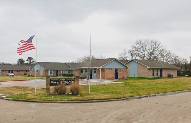 Building Photo - 3301 Royal St Unit #3301
