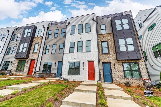 Photo - 3 Bedroom Townhome minutes from South End!