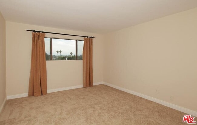 Photo - 5000 S Centinela Ave Unit 325