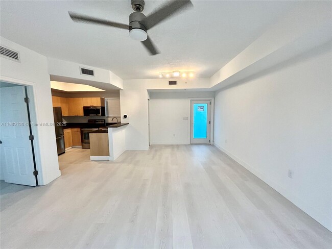 Building Photo - 7516 NE 1st Ave Unit 302 Rental