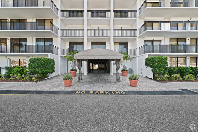 Building Photo - 2100 N Atlantic Ave Unit # 303 Rental