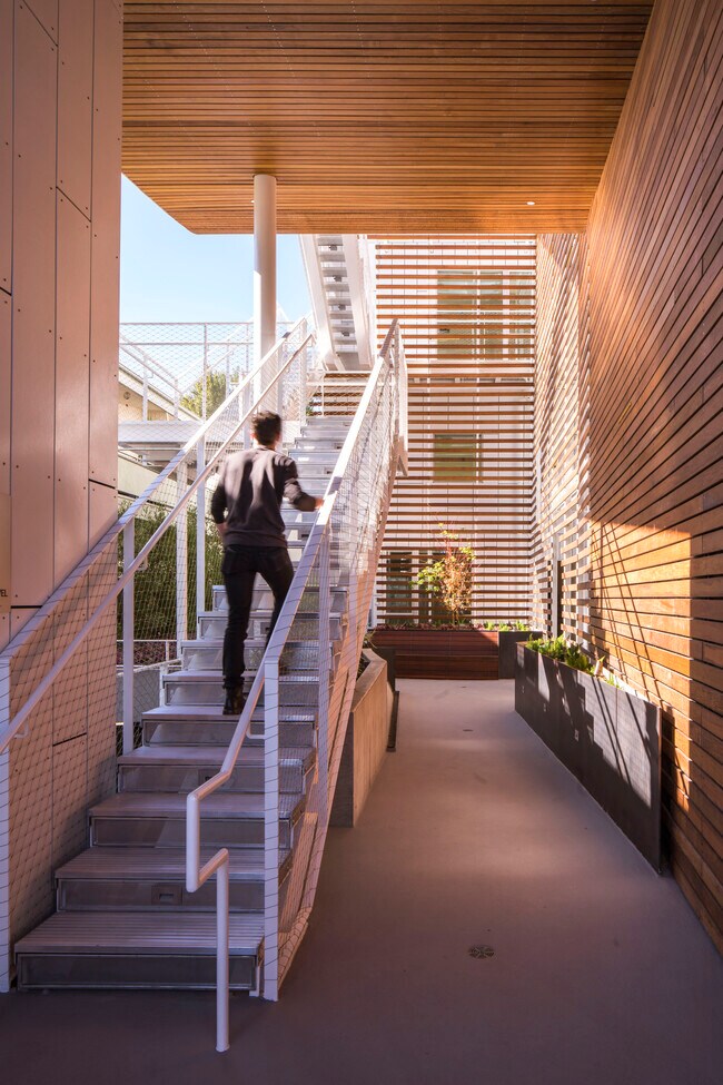 Photo - 935 N San Vicente Blvd Unit 6