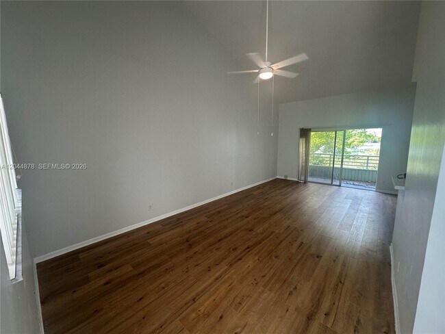 Photo - 3417 NW 44th St Unidad 206