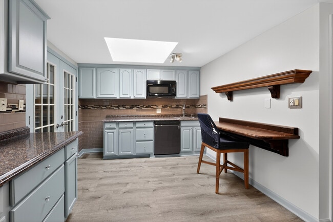 Photo - 615 Monroe Turnpike