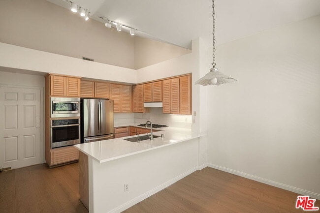 Photo - 604 Palisades Dr