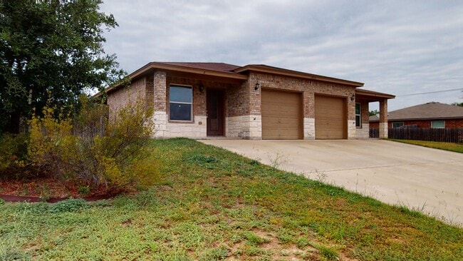 Building Photo - BEAUTIFUL DUPLEX IN HARKER HEIGHTS!!!