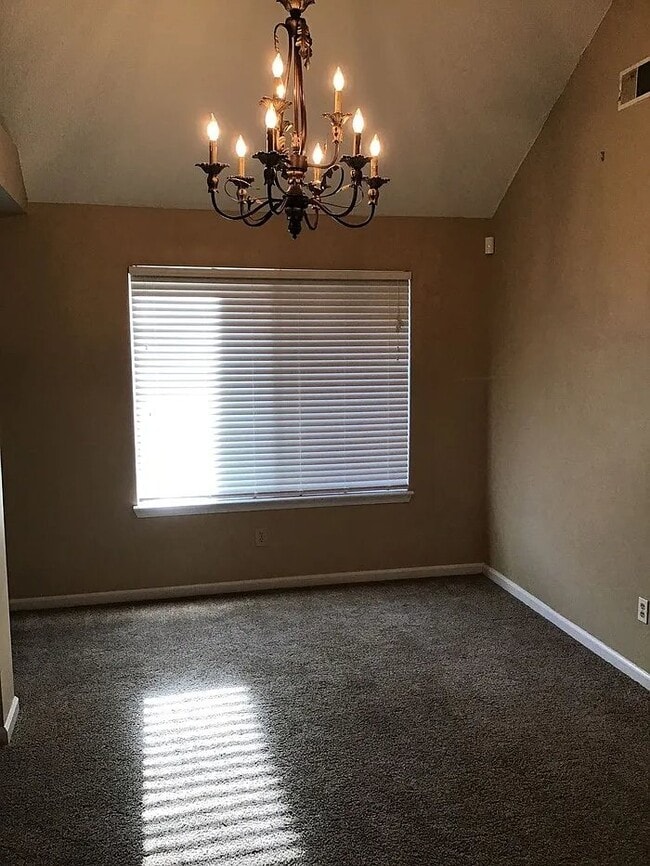 Photo - 220 Risdon Way