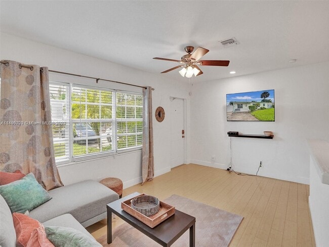 Photo - 6030 NE 6th Ave