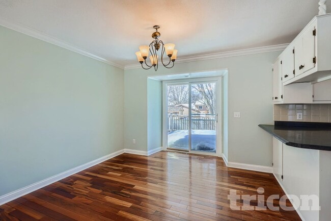 Photo - 433 1st St NW