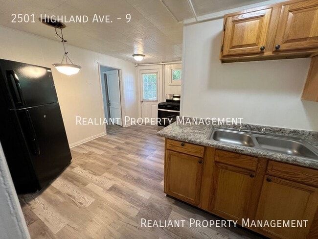 Photo - 2501 Highland Ave Unit 9
