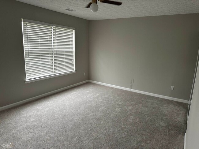 Photo - 1133 Hawthorn Ln