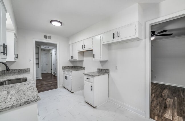 Photo - Bright, Comfortable 3BR/2BA Home in East Memphis — 1,400 Sq Ft!