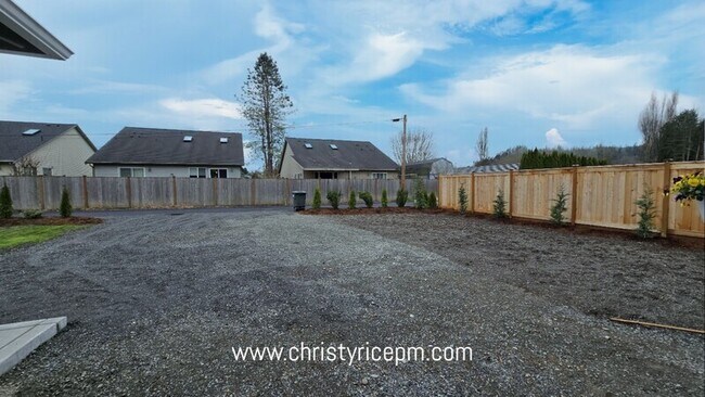 Photo - 31721 W Commercial St Unidad B