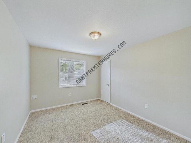 Photo - 202 S Claremont Ave