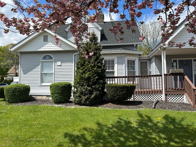 Building Photo - 1810 Dixwell Ave Unit Dixwell Ave 1810
