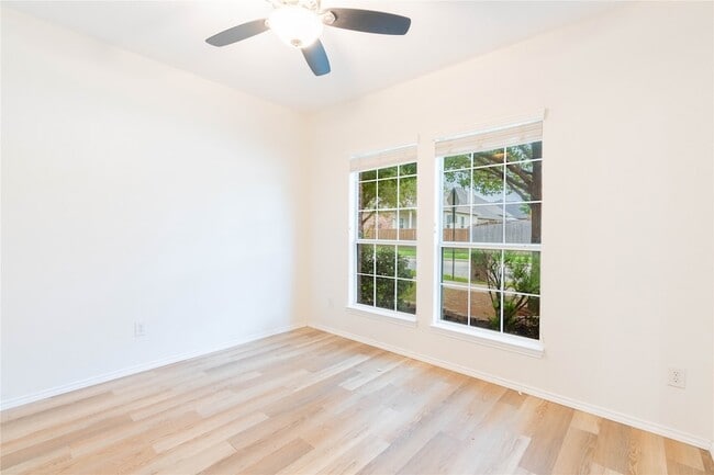 Photo - 5105 Spyglass Ln