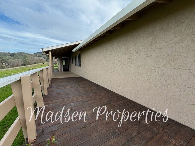 Photo - 784 Flag Creek Rd