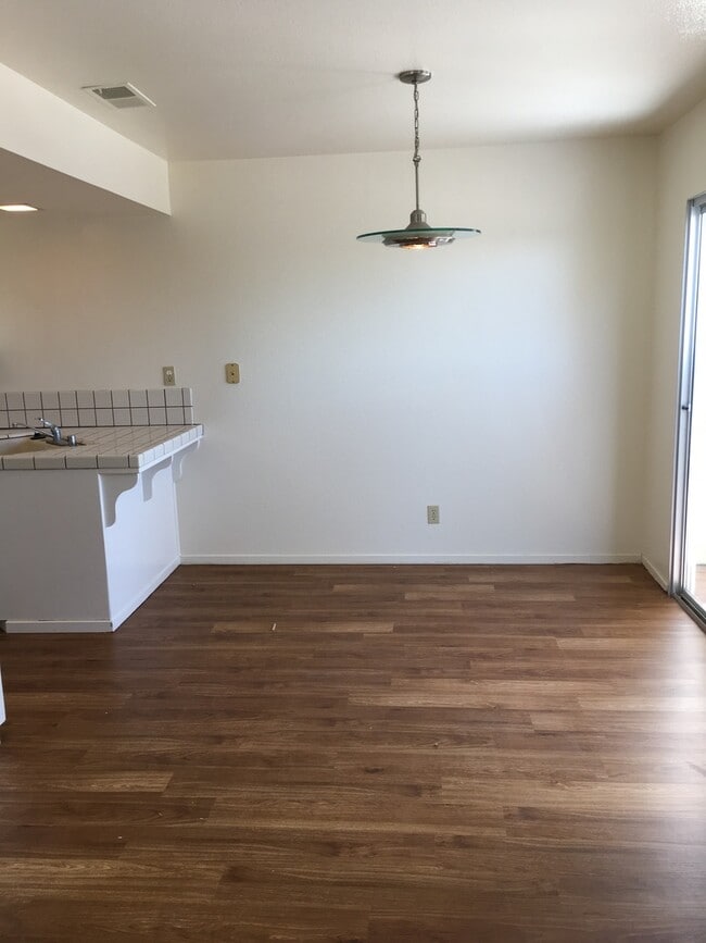 Photo - 1961 Moss Beach Ct Unidad 1