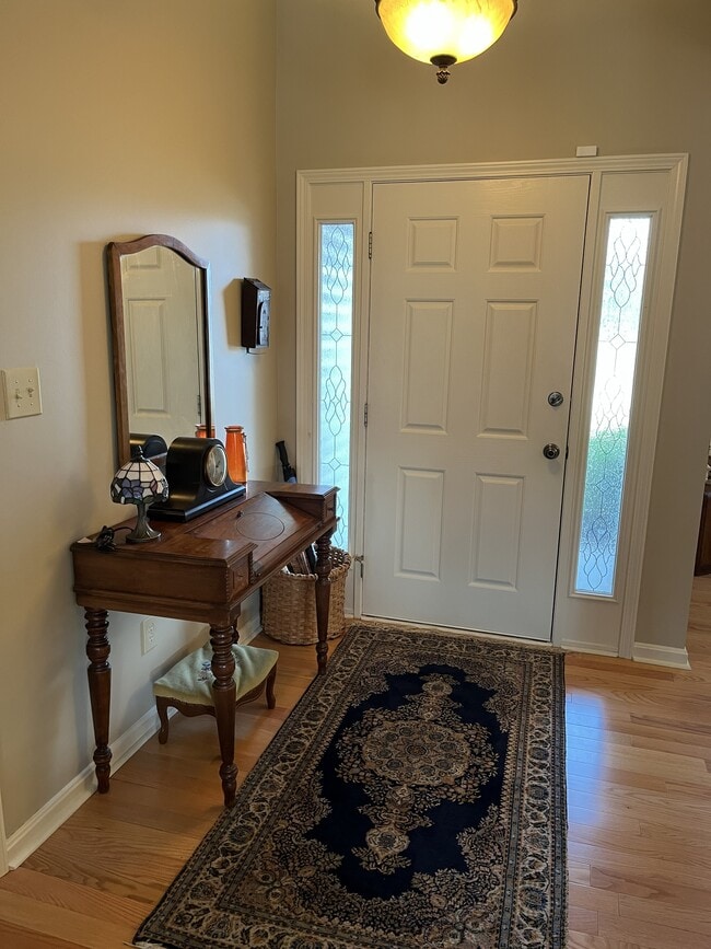 Photo - 5715 Waveland Cir
