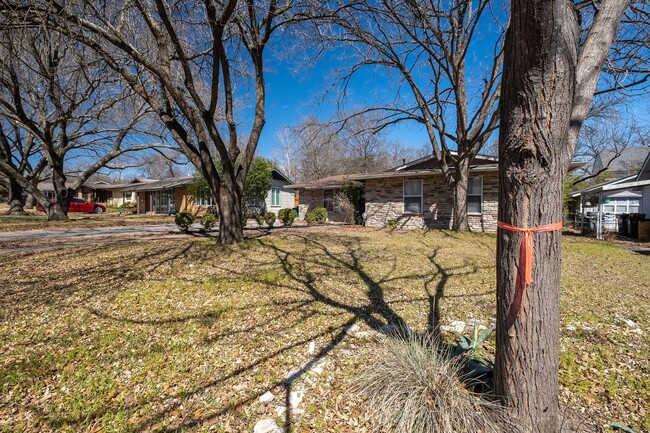 Charming 3-Bedroom, 2-Bath Home in Central... - Charming 3-Bedroom, 2-Bath Home in Central...