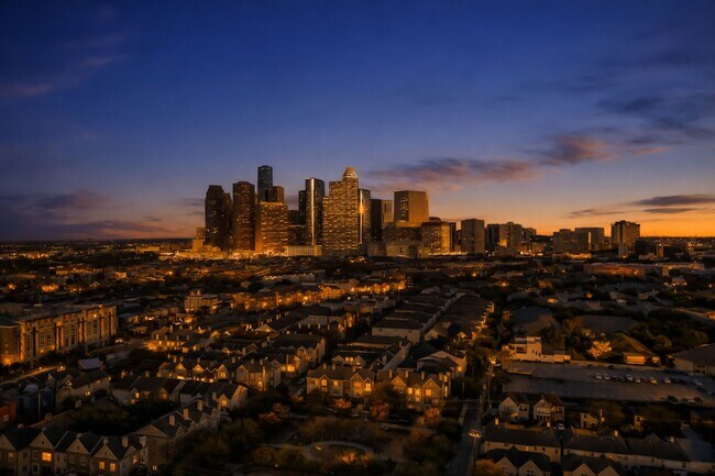 Building Photo - 1900 Genesee St Unit 403