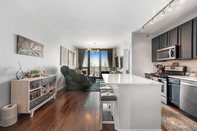 Photo - 210 S Desplaines St Unit 1807