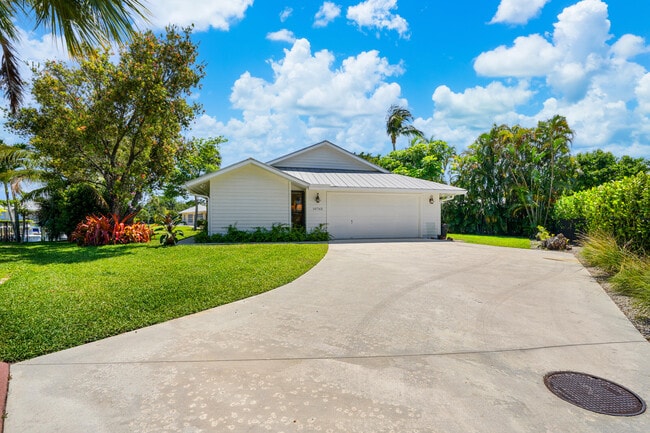 Photo - 10762 SE Burgee Ct House